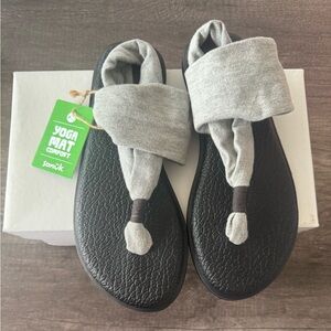 Sanuk Black and Gray Yoga Mat Sandals